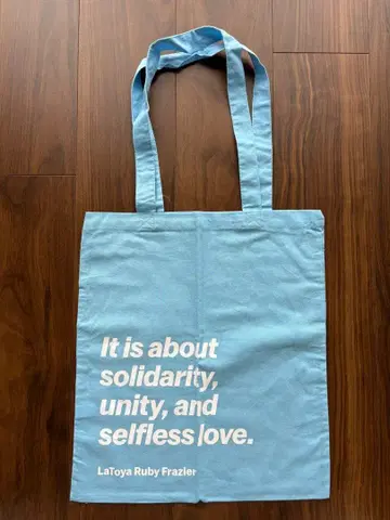 MOMA 스카이블루 토트백