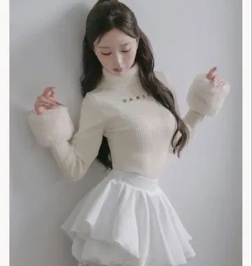 다리치 스무스 퍼 리브 니트탑 IVO