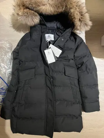 피레넥스 다운 블랙