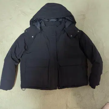 TIGORA 블랙 다운 자켓 M 사이즈