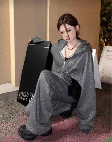 [ 상하의 세트 ] 키라키라 후드 맨투맨 x 스웨트 팬츠 ViViday