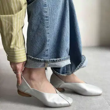 [거의 미사용] 크로지에르 우드힐 펌프스 로우힐