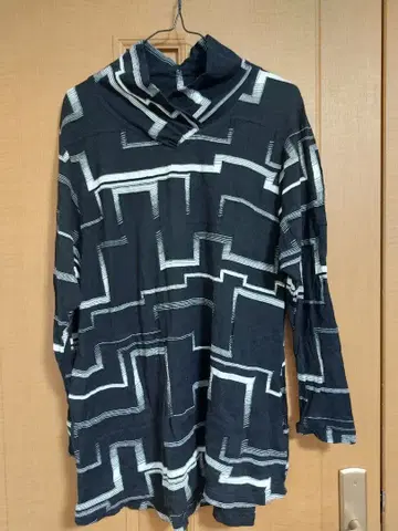 이마니시케이코 하이넥 긴팔 상의