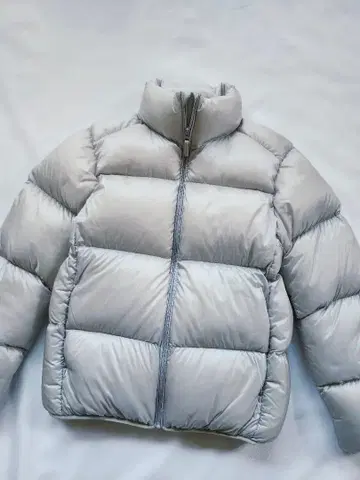 유니클로 울트라 라이트 다운 볼륨 자켓