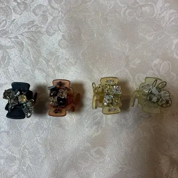 컴플렉스 비즈 헤어 클립 4개 세트