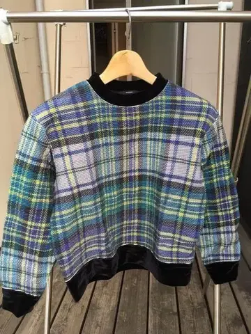 새상품급 EMODA 체크 긴팔 상의