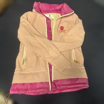 마크 다운 핑크 로고 주의