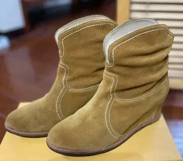 리걸 카멜 스웨이드 웨지힐 부츠