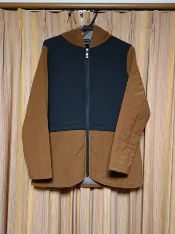 하프 코트 블랙 x 브라운 이소재 조합