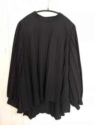 루일 에 부티크 플리츠 블라우스