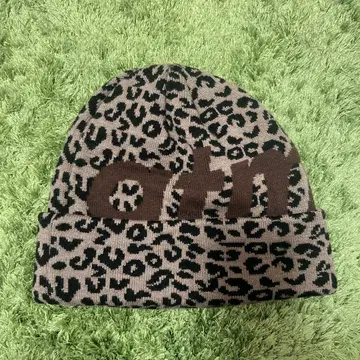 atmos 레오파드 무늬 니트 모자