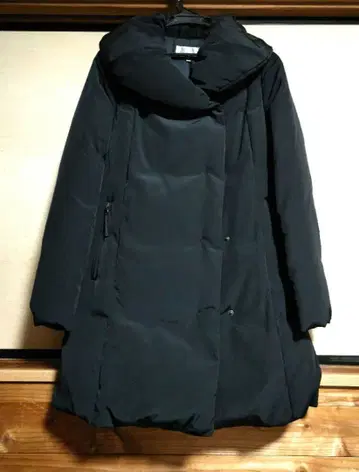 M 프리미어 숄카라 다운 코트 블랙