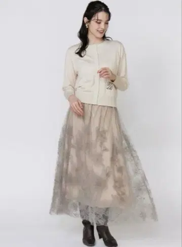 마리엘 카세트 이번 시즌 스커트 투 비 시크, 로즈 티아라,