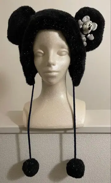 미키마우스 귀 포함 블랙 모자 폼폼 포함