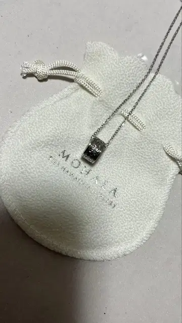 MOHARA 실버 목걸이 파우치 포함