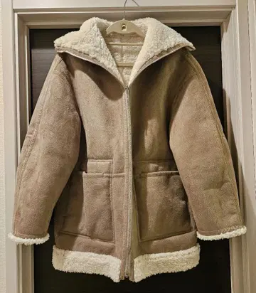 에스트네이션 무스탕 코트 베이지 화이트 새상품급 리버서블