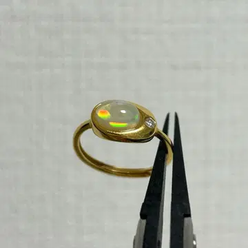 천연 오팔과 지르코니아 반지