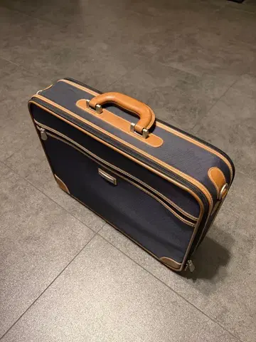 아타셰 케이스 비즈니스 백 네이비 브라운 백