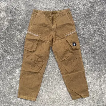 C.P. Company 카고 팬츠 카키