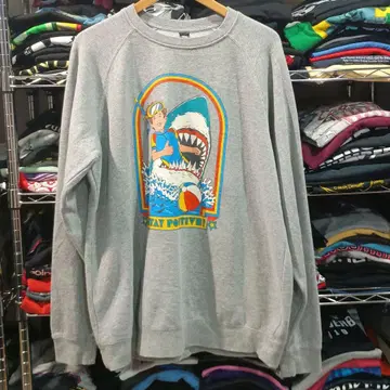 USA 구제 의류 상어 캐릭터 스테이 포지티브 맨투맨