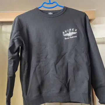 AVIREX 블랙 크루넥 트레이닝복