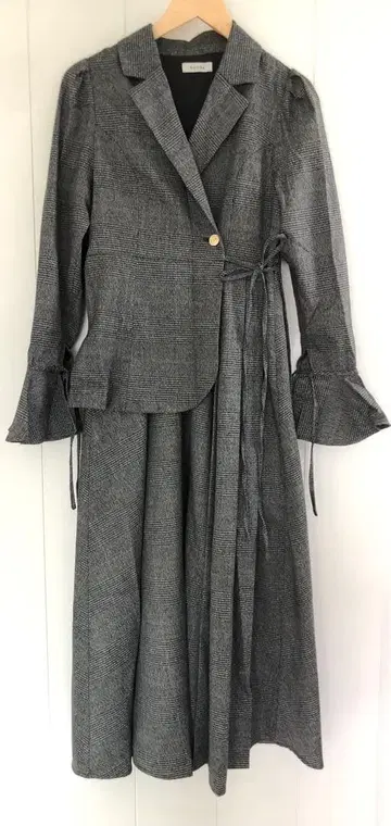 RANDA 테일러드 칼라 원피스