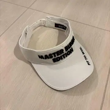 MASTER BUNNY EDITION 바이저 화이트