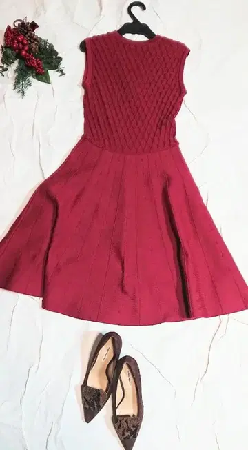 FRAY I.D 레드 슬리브리스 원피스