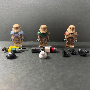 레고 라이트이어 미니 피규어 76832, 76830