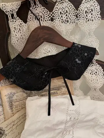 블랙 꽃무늬 자수 탈부착 카라