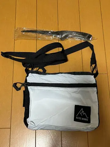 RAEL WORKS 숄더백 사코슈 화이트/블랙