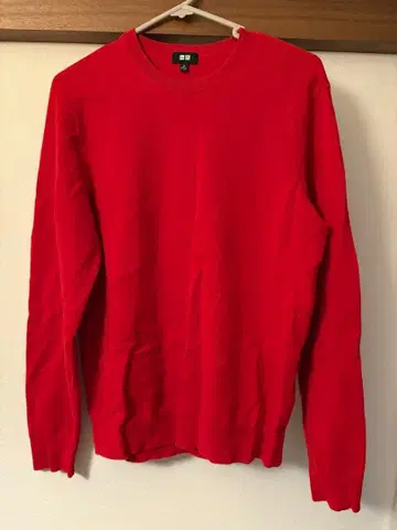 UNIQLO 레드 캐시미어 니트 스웨터 M 사이즈