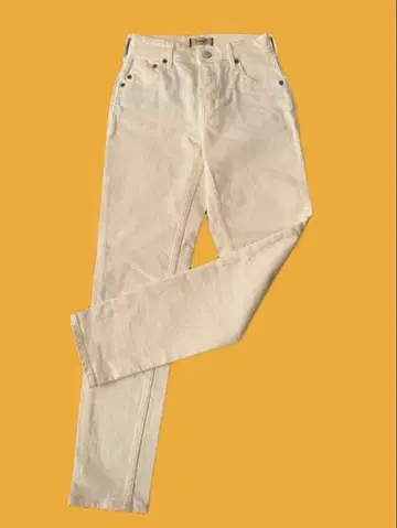 YANUK 야누크 화이트 슬림핏 데님 팬츠