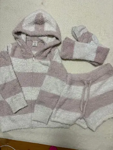 젤라또피케 룸웨어 상하의, 삭스 포함