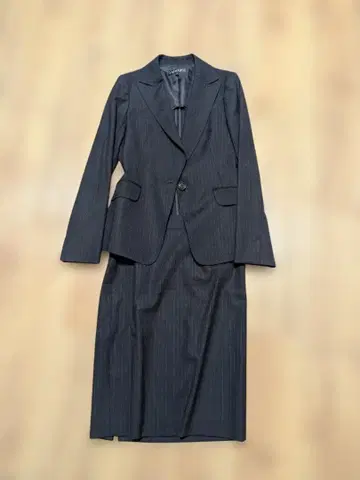 네이비 스트라이프 비즈니스 정장