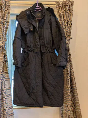 인기 YANUK 블랙 롱 코트