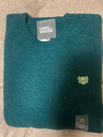 유니클로 KAWS 3XL 니트