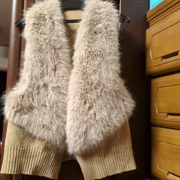 베이지 퍼 니트 베스트 M