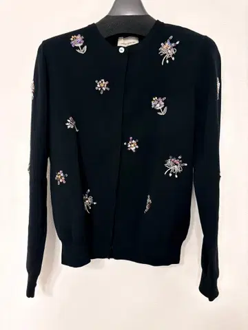 [ 새상품급 ] 유나이티드 애로우즈 플라워 비쥬 가디건 블랙