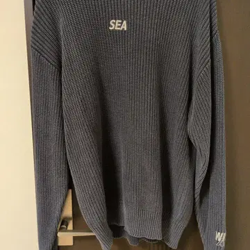 미사용 새상품 윈드앤씨 리브 스웨터
