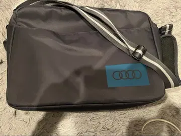 Audi 숄더백