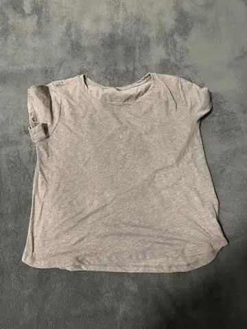 그레이 반팔 티셔츠