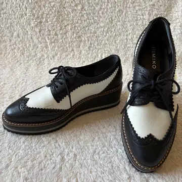 HIMIKO 히미코 레이스업 슈즈 통굽 윙팁 바이컬러