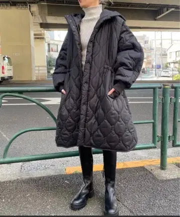 AIC. 아이시 충전솜 퀼팅 오버 사이즈 후디 코트 블랙