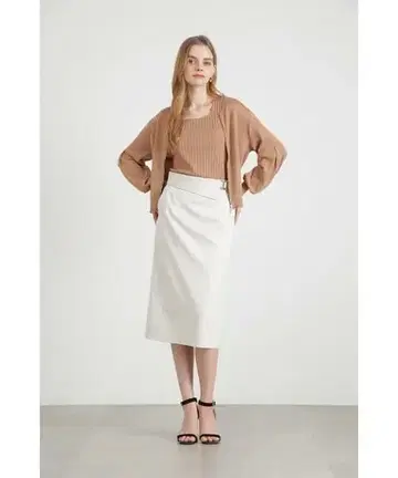 핑키앤다이안 메탈 플레이트 타이트 스커트