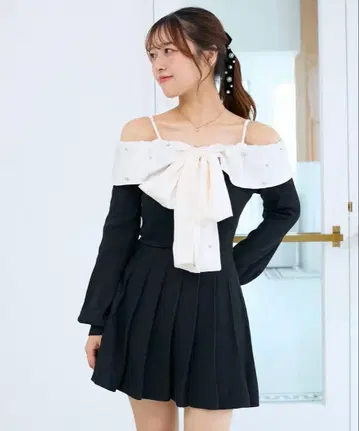 MAJESTIC LEGON 프론트 빅 리본 니트 미니 원피스