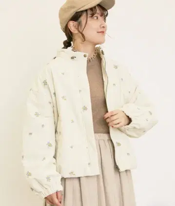 사만사 모스모스 작은 꽃 총 자수 패딩 자켓