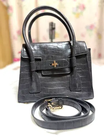 ZARA 블랙 크로커다일풍 숄더백