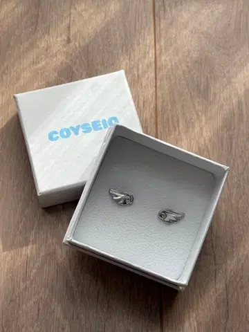 COYSEIO 코이세이오 WING EARRING SILVER 귀걸이