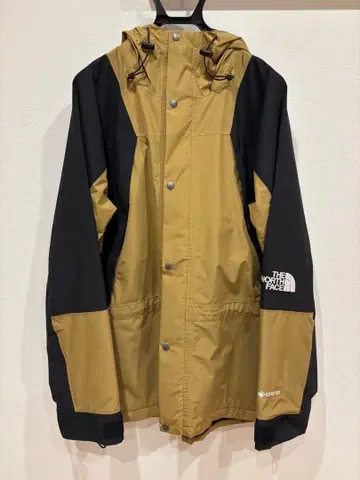 THE NORTH FACE RETRO MOUNTAIN JACKET